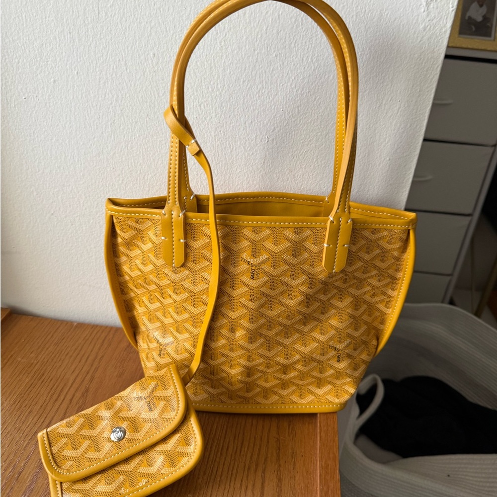 Yellow Textured Tote Bag with Glossy Finish